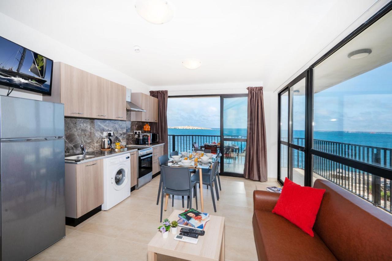 Islet Promenade Seafront Apartment With Large Corner Terrace By Getawaysmalta Bahía de San Pablo Exterior foto